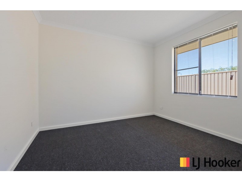 34 Pickering Avenue, Parmelia WA 6167