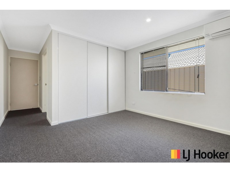 34 Pickering Avenue, Parmelia WA 6167