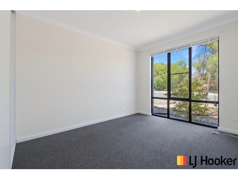 34 Pickering Avenue, Parmelia WA 6167