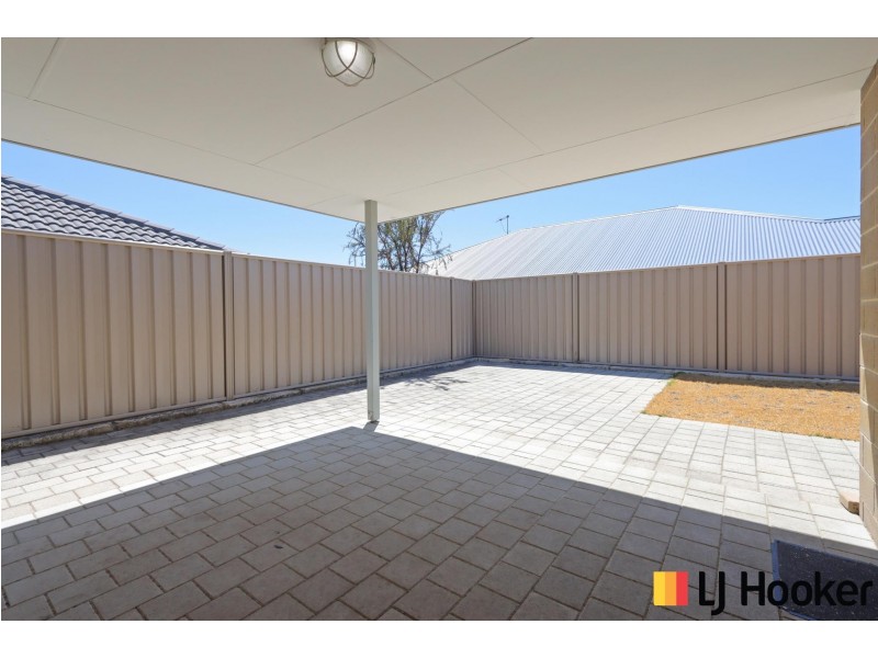 34 Pickering Avenue, Parmelia WA 6167