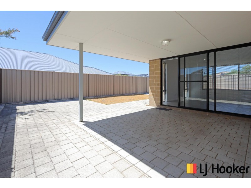 34 Pickering Avenue, Parmelia WA 6167