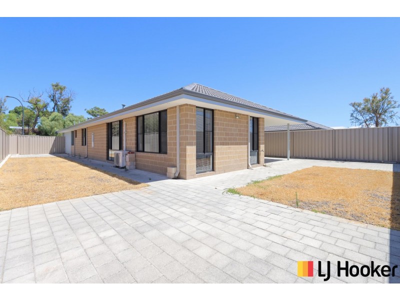 34 Pickering Avenue, Parmelia WA 6167