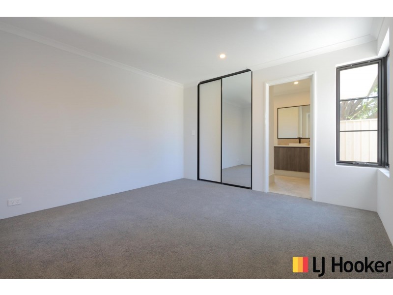 8D Wellington Street, Queens Park WA 6107