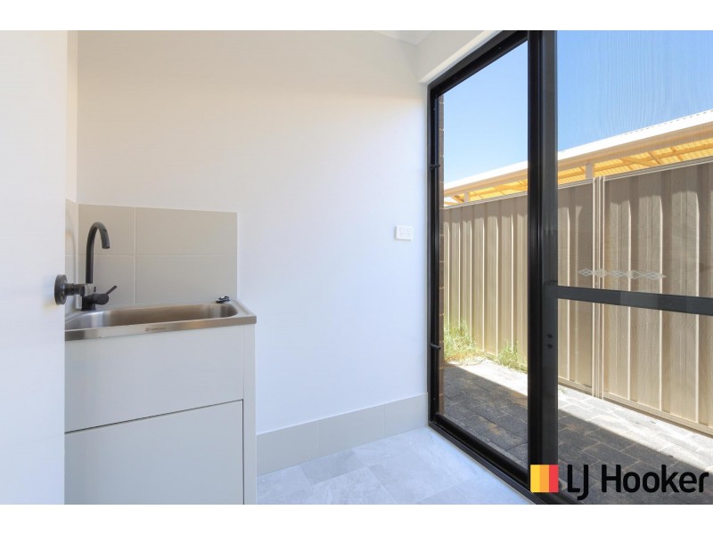 8D Wellington Street, Queens Park WA 6107