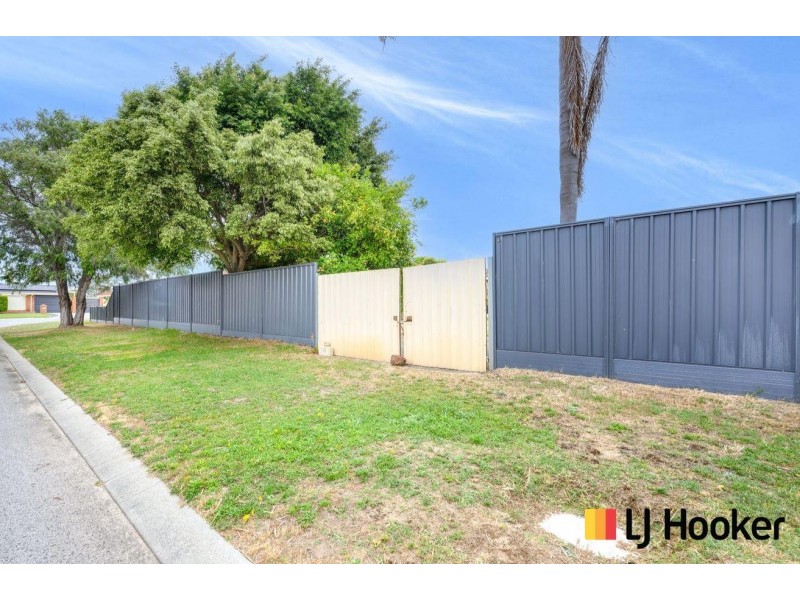 15 Carmody Road, Waikiki WA 6169