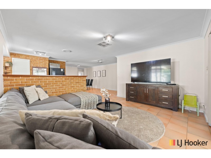 15 Larkspur Cross, Yangebup WA 6164