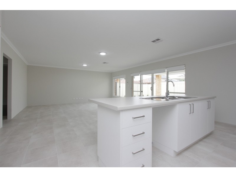 15 Dod Green, Cloverdale WA 6105