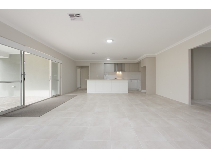 15 Dod Green, Cloverdale WA 6105
