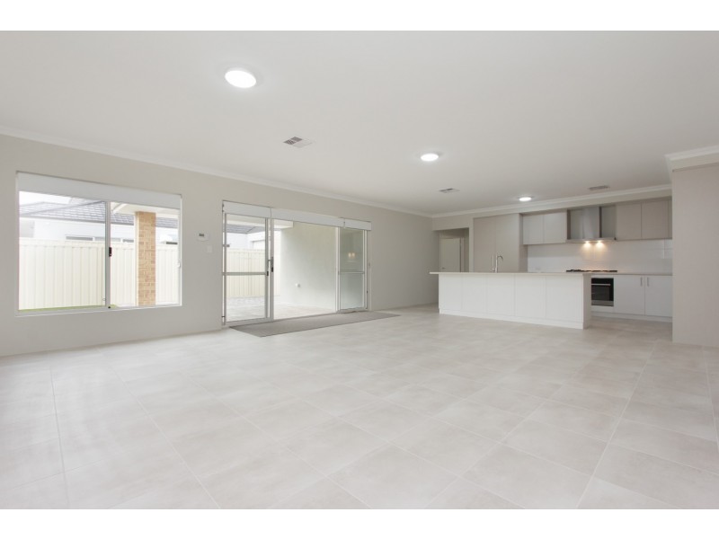 15 Dod Green, Cloverdale WA 6105