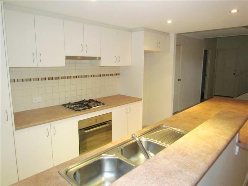 6/8 Hillcrest Road, Kewdale WA 6105