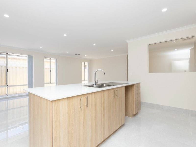 35 Lewisham Vista, Success WA 6164