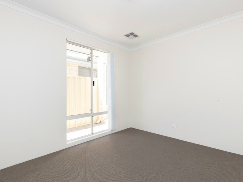 35 Lewisham Vista, Success WA 6164