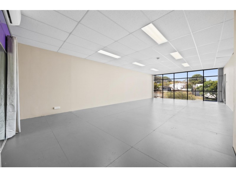 7 Whyalla Court, Bibra Lake WA 6163