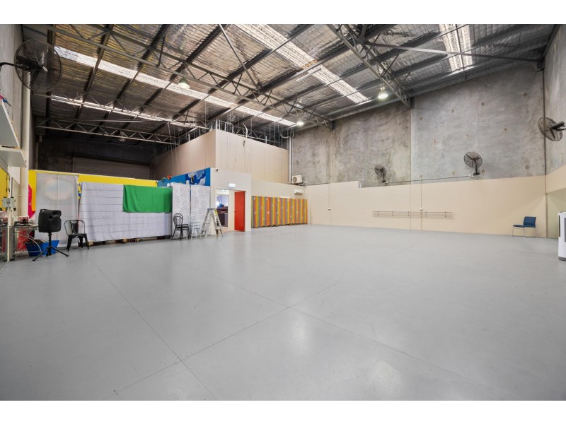 7 Whyalla Court, Bibra Lake WA 6163