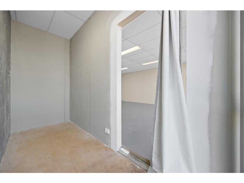 7 Whyalla Court, Bibra Lake WA 6163