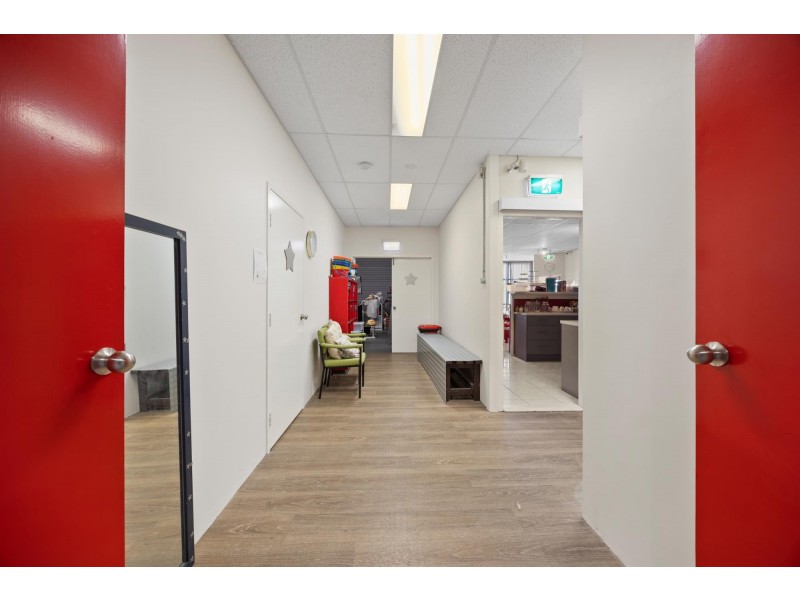 7 Whyalla Court, Bibra Lake WA 6163