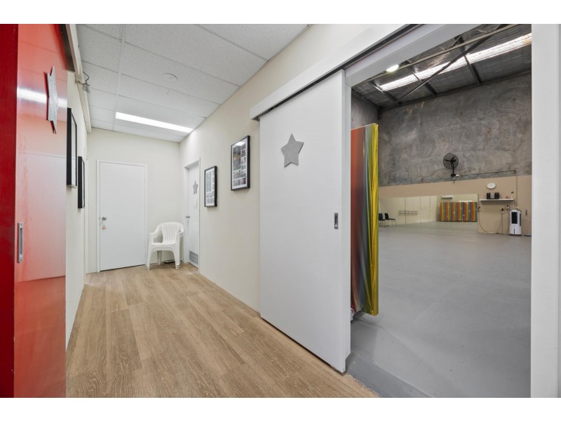 7 Whyalla Court, Bibra Lake WA 6163