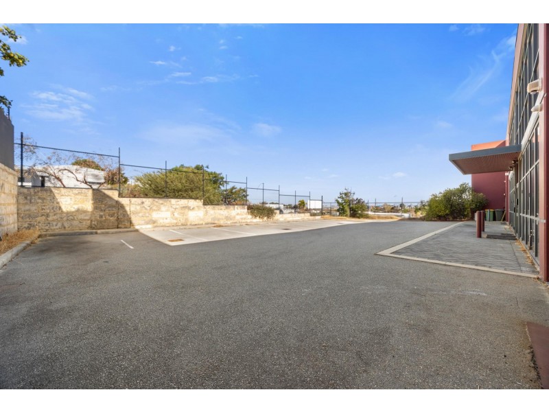 7 Whyalla Court, Bibra Lake WA 6163