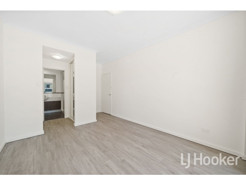 2/6 Ibera Way, Success WA 6164