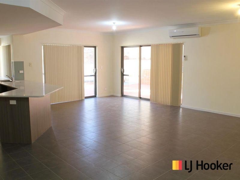 16 Rhodes Rise, Coogee WA 6166