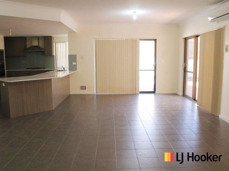 16 Rhodes Rise, Coogee WA 6166