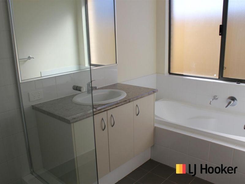 16 Rhodes Rise, Coogee WA 6166