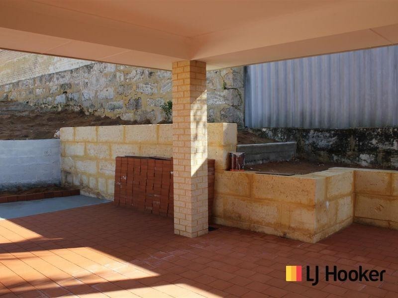 16 Rhodes Rise, Coogee WA 6166