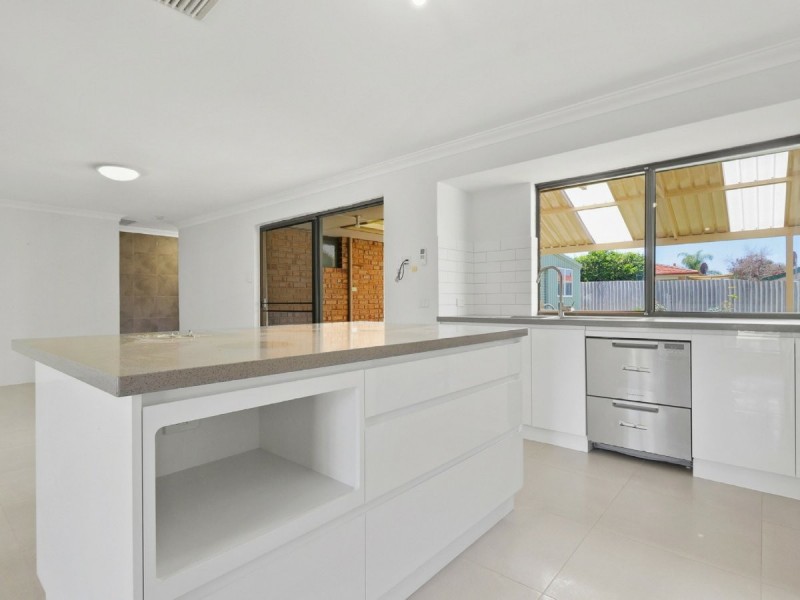 56 Regal Drive, Thornlie WA 6108