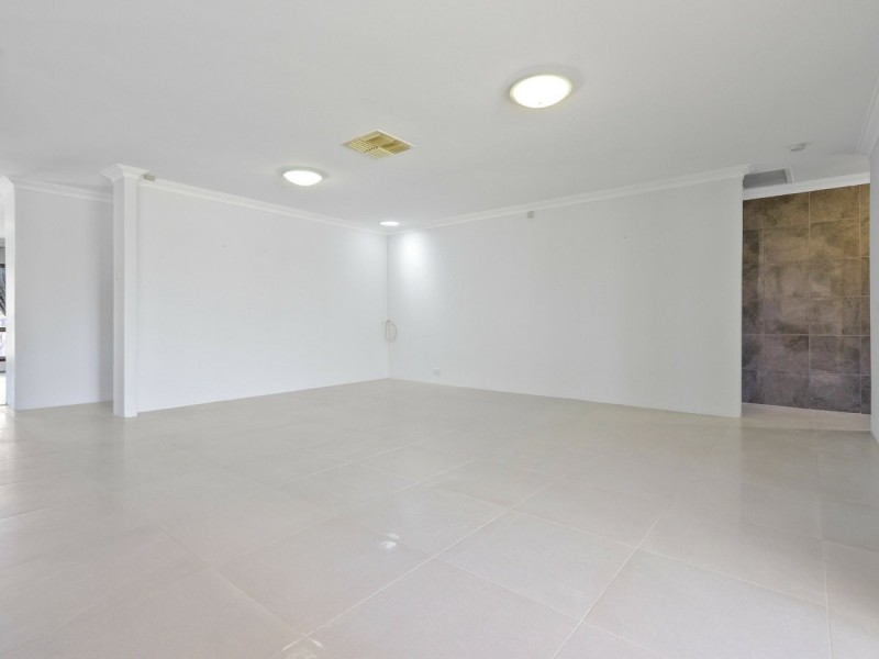 56 Regal Drive, Thornlie WA 6108