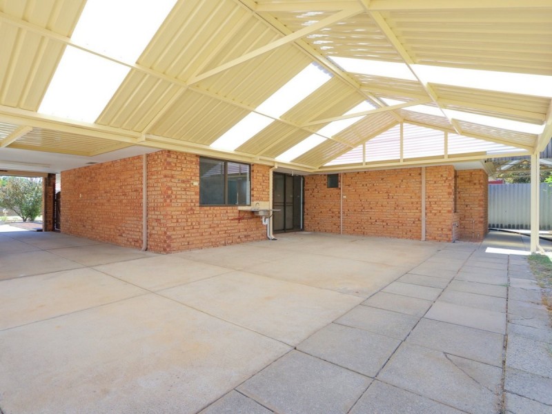 56 Regal Drive, Thornlie WA 6108