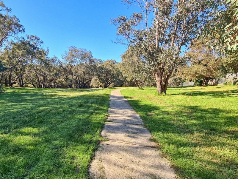 56 Regal Drive, Thornlie WA 6108