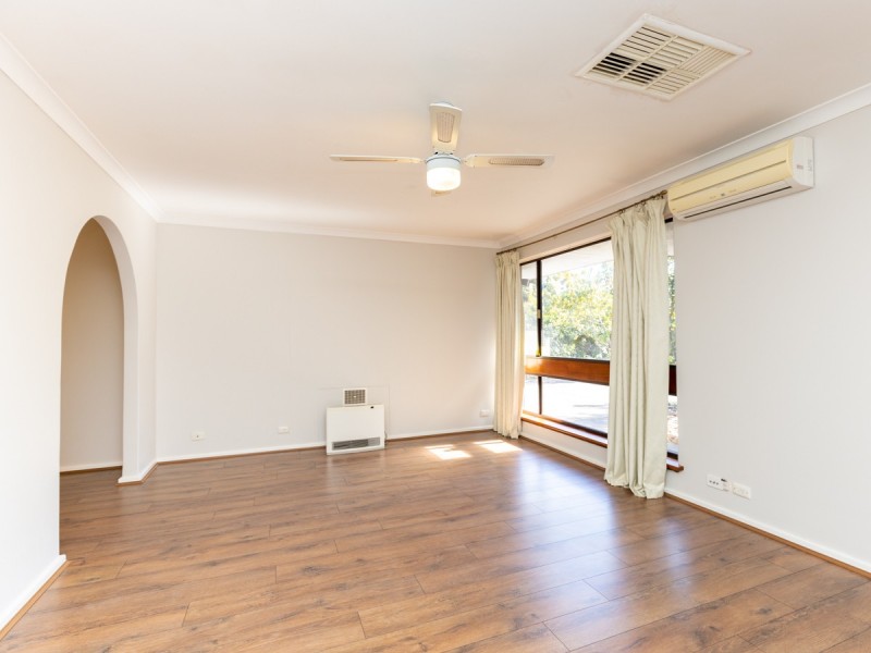 14 Benzie Way, Parkwood WA 6147