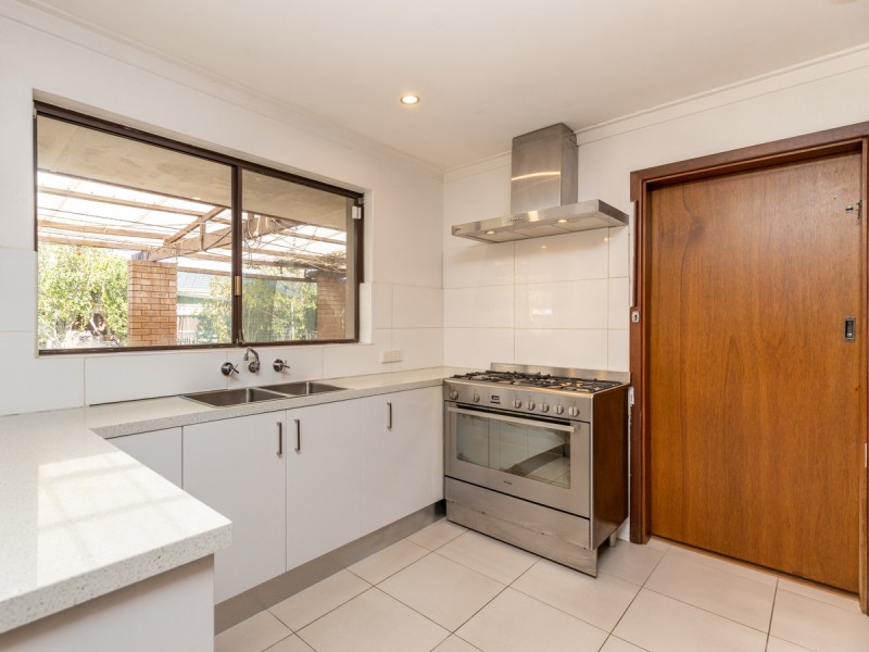 14 Benzie Way, Parkwood WA 6147