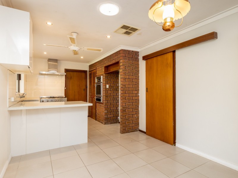 14 Benzie Way, Parkwood WA 6147