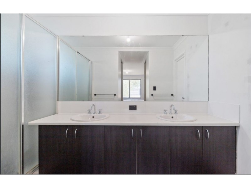 15 Pennine Way, Wellard WA 6170