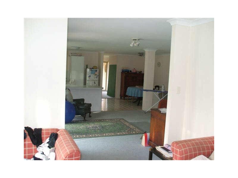 10 Leatherwood Rise, South Lake WA 6164