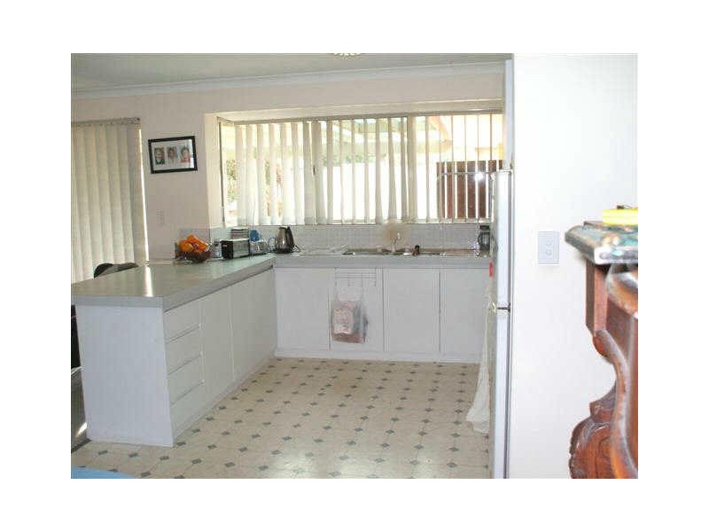 10 Leatherwood Rise, South Lake WA 6164