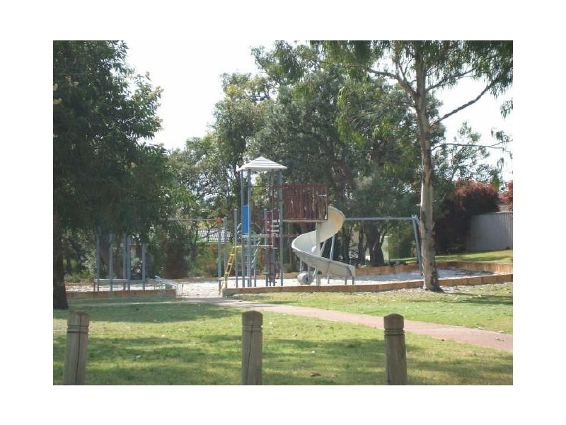 10 Leatherwood Rise, South Lake WA 6164