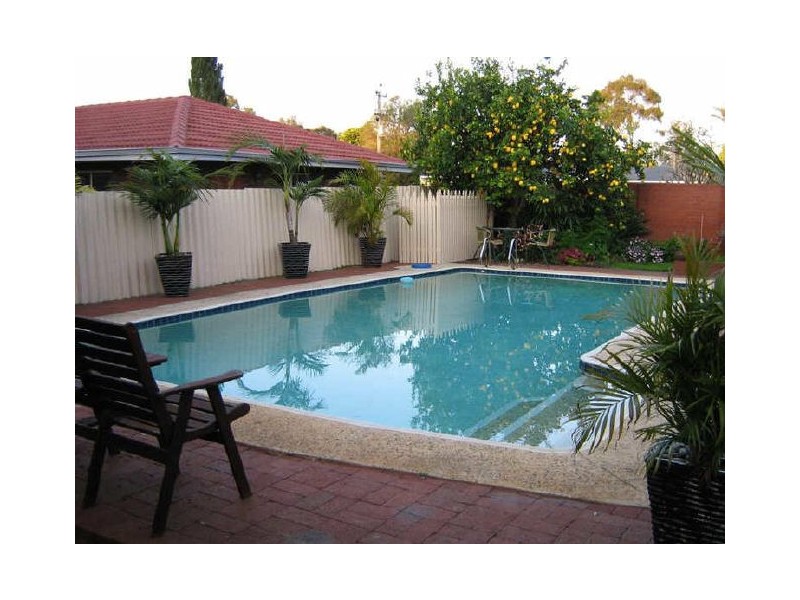 5 Tudor Avenue, Shelley WA 6148