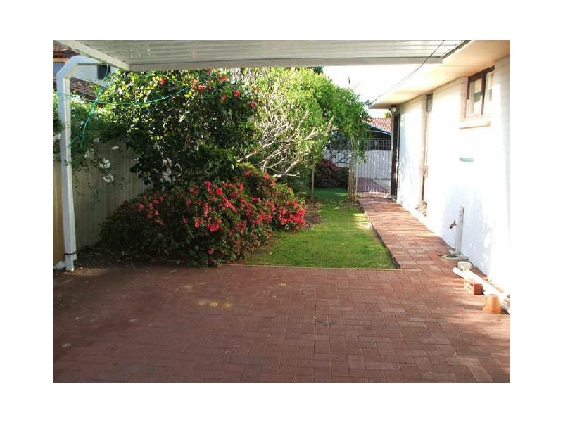 5 Tudor Avenue, Shelley WA 6148