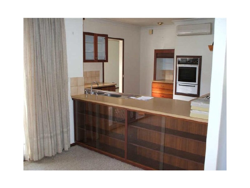 5 Tudor Avenue, Shelley WA 6148