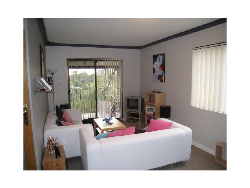 8/67 Lester Drive, Thornlie WA 6108