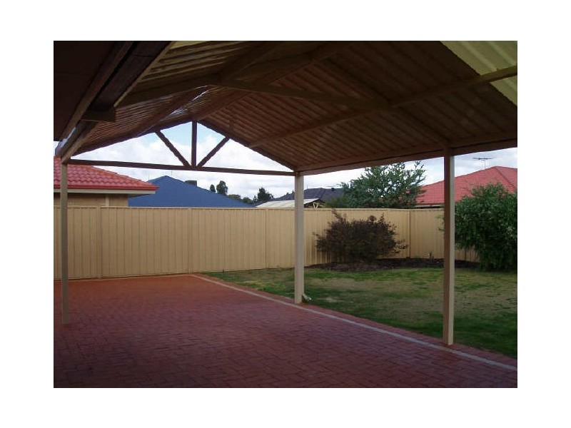 6 Edmonton Road, Canning Vale WA 6155
