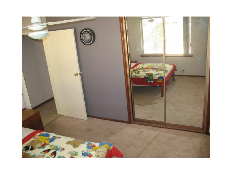 63 Glyndebourne Avenue, Thornlie WA 6108