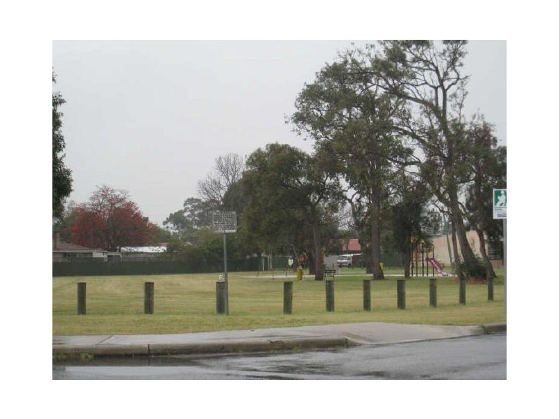 5 Lee Way, Thornlie WA 6108