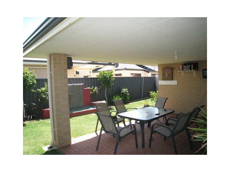 12 Dennis Way, Canning Vale WA 6155
