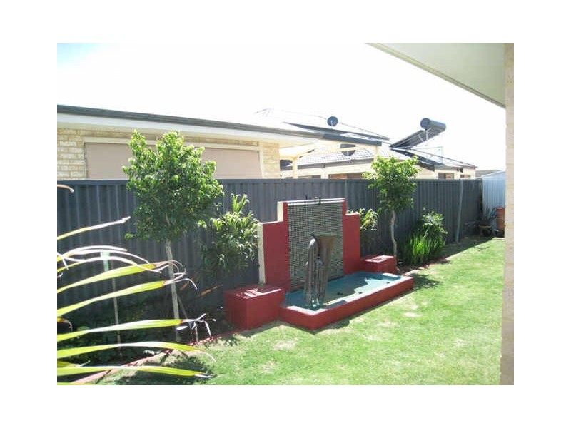 12 Dennis Way, Canning Vale WA 6155
