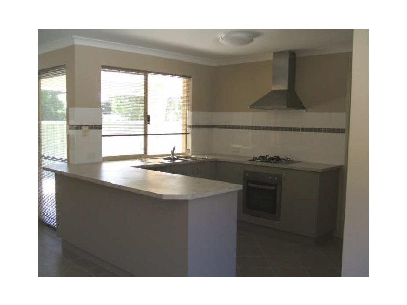 4/456 Kalamunda Rd, High Wycombe WA 6057