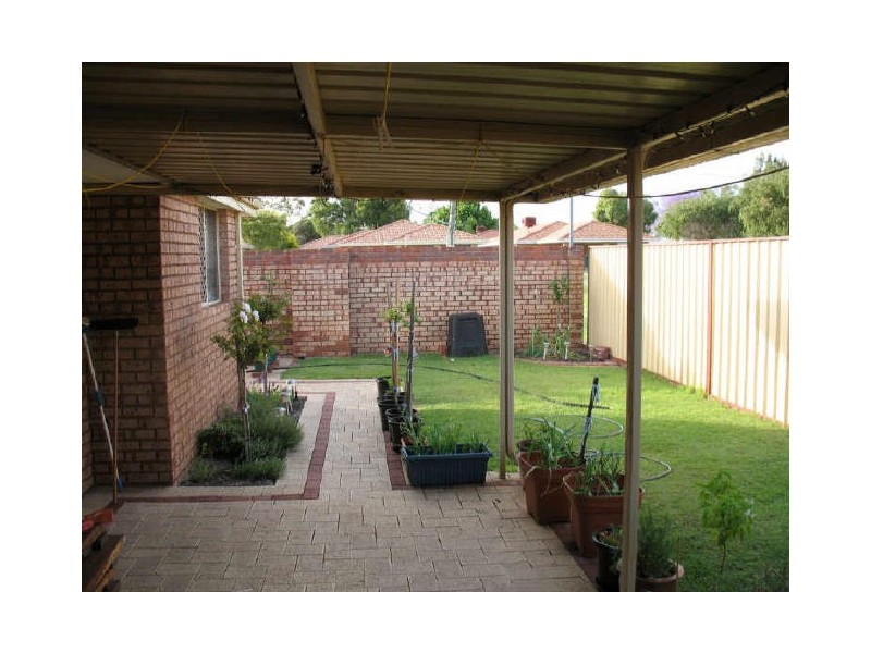 4/7 Tarun Court, Cannington WA 6107