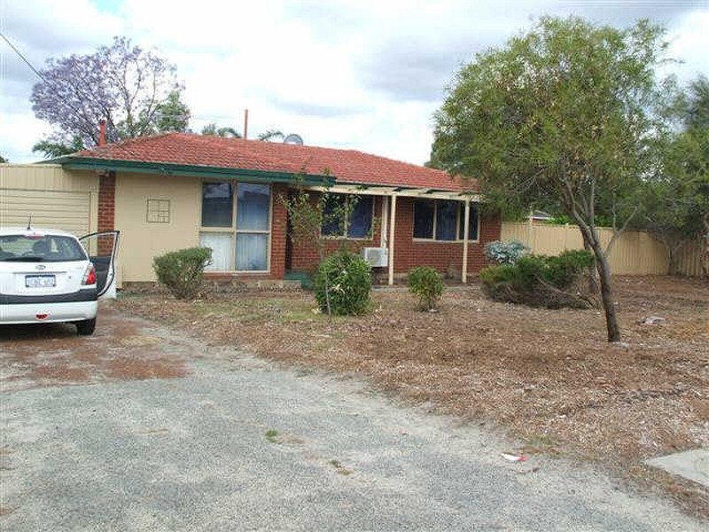 4 Hadlow Way, Thornlie WA 6108